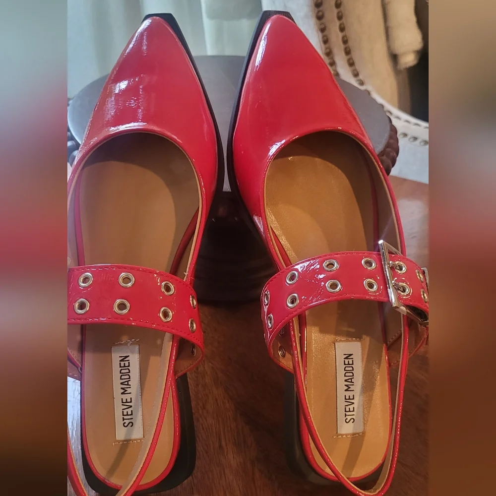 Steve Madden Graya Red Patent Flats with Strap Size, 10